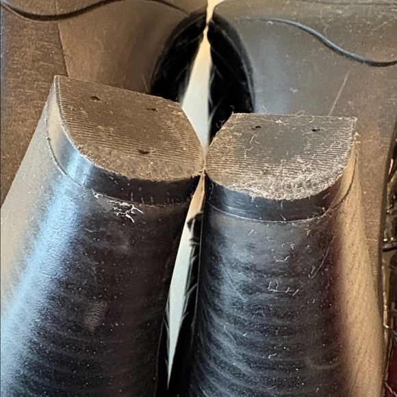 Clarks Collection soft cushion heels
Rounded toe ankle strap black patent Croc - Picture 11 of 11